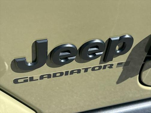 2025 Jeep Gladiator Nighthawk
