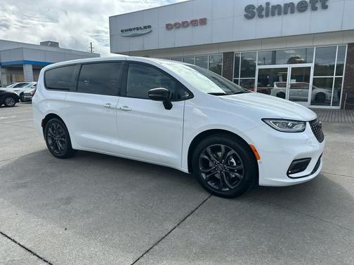 2026 Chrysler Pacifica L