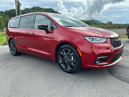 2026 Chrysler Pacifica L