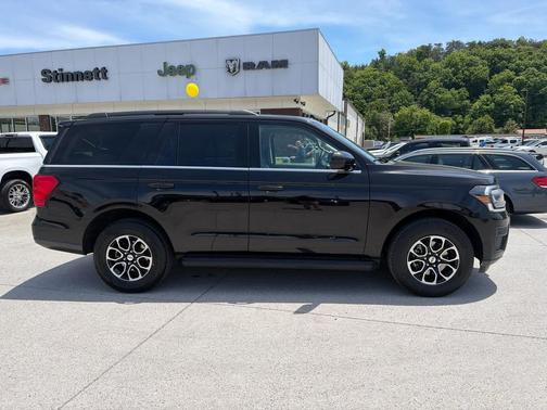 Agate Black Metallic 2024 Ford Expedition XLT
