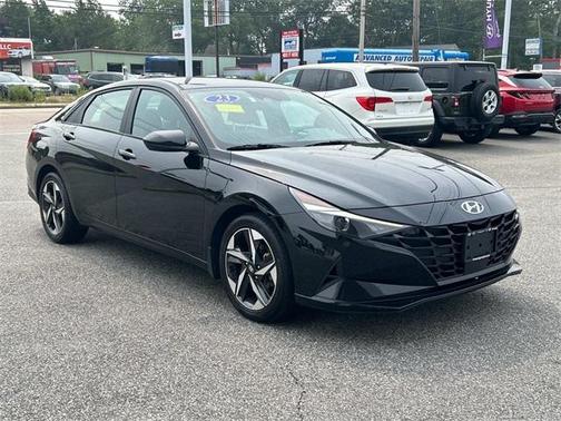 2023 Hyundai ELANTRA SEL