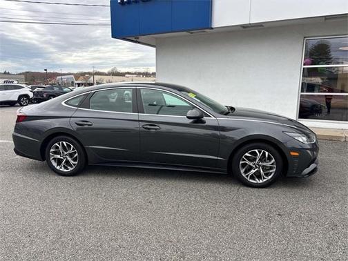 2022 Hyundai SONATA SEL