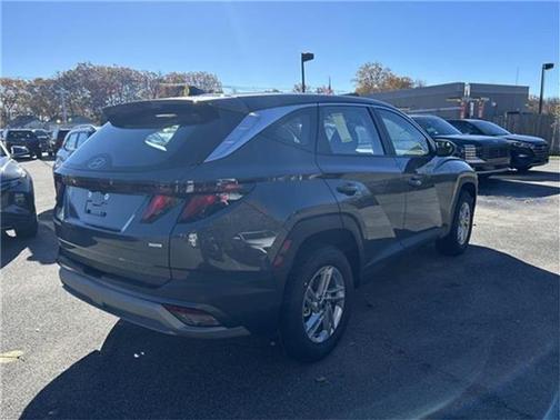 2026 Hyundai TUCSON SE