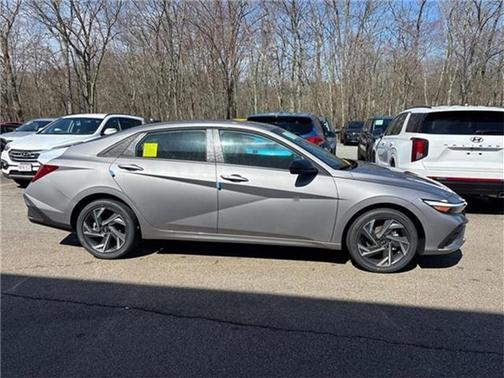 2025 Hyundai ELANTRA HEV SEL Sport