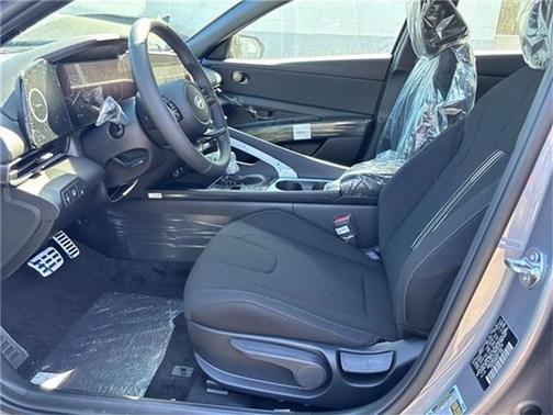 2025 Hyundai ELANTRA HEV SEL Sport