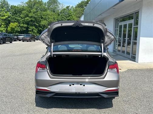 2022 Hyundai ELANTRA Limited