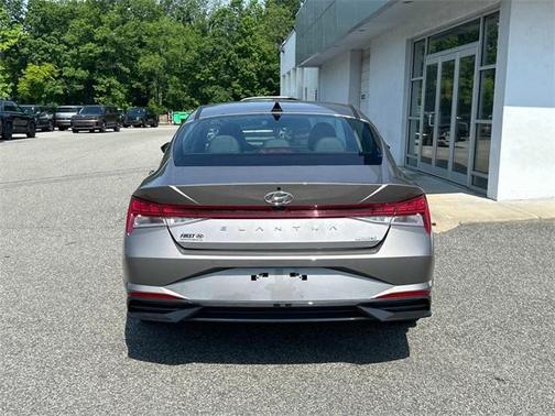 2022 Hyundai ELANTRA Limited