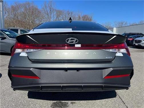 2025 Hyundai ELANTRA HEV SEL Sport
