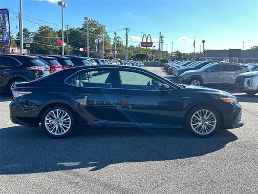 2020 Toyota Camry Hybrid XLE