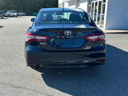 2020 Toyota Camry Hybrid XLE