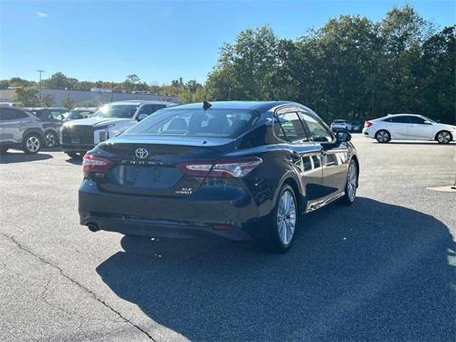 2020 Toyota Camry Hybrid XLE