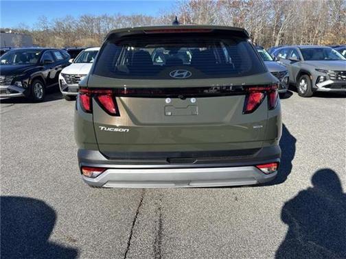 2026 Hyundai TUCSON SE