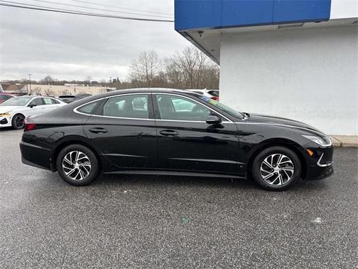 2022 Hyundai SONATA Hybrid Blue
