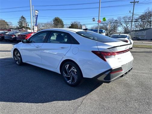 2025 Hyundai ELANTRA SEL Sport