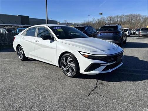 2025 Hyundai ELANTRA SEL Sport