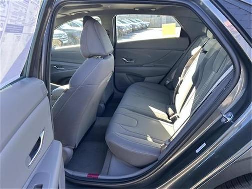 2026 Hyundai ELANTRA SEL