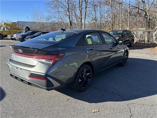 2026 Hyundai ELANTRA HEV SEL Sport