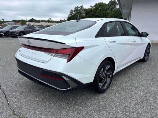 White 2025 Hyundai ELANTRA SEL Sport