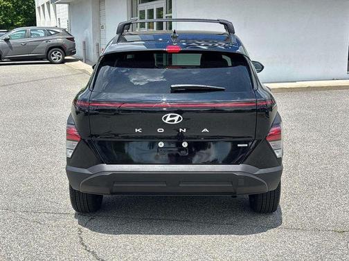 Abyss Black Pearl 2026 Hyundai KONA SEL Sport