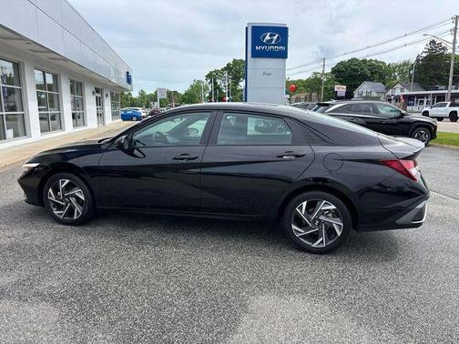 Black 2025 Hyundai ELANTRA SEL Sport