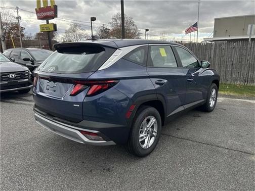 2026 Hyundai TUCSON SE