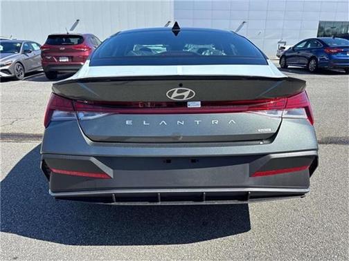 2025 Hyundai ELANTRA HEV SEL Sport