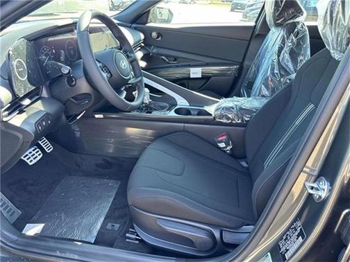 2025 Hyundai ELANTRA HEV SEL Sport