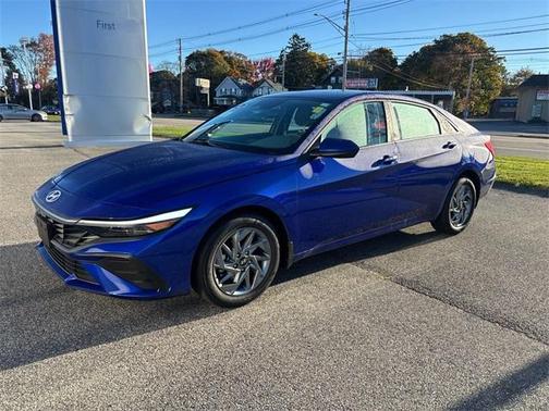 2024 Hyundai ELANTRA SEL