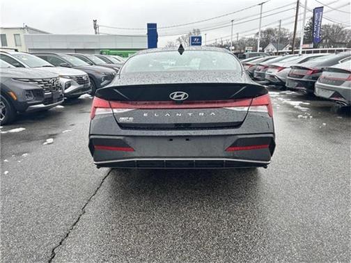 2025 Hyundai ELANTRA SEL Sport