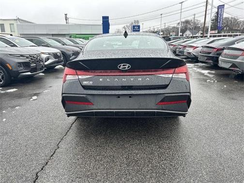 2025 Hyundai ELANTRA SEL Sport
