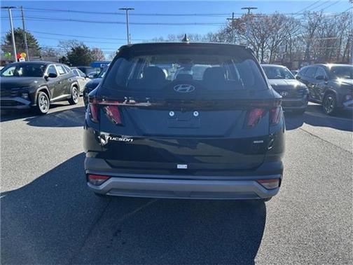 2026 Hyundai TUCSON SE