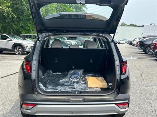 2025 Hyundai TUCSON SE