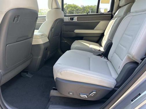 Shimmering Silver 2026 Hyundai SANTA FE HEV Calligraphy
