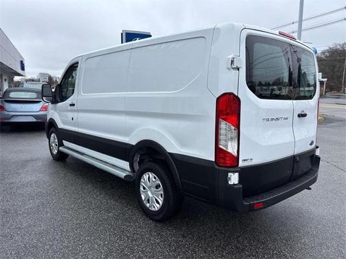 2022 Ford Transit-250 Base