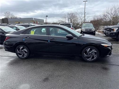 2025 Hyundai ELANTRA SEL Convenience