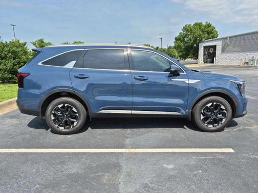 Blue 2025 Kia Sorento S