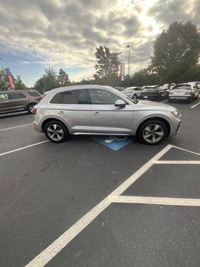 Florett Silver Metallic 2022 Audi Q5 40 Premium Plus