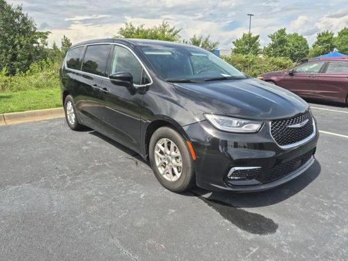 2024 Chrysler Pacifica Touring-L