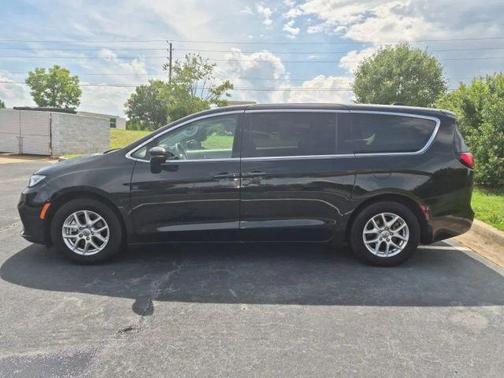2024 Chrysler Pacifica Touring-L