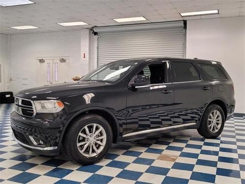 Photo 3 of 30 of 2018 Dodge Durango SXT