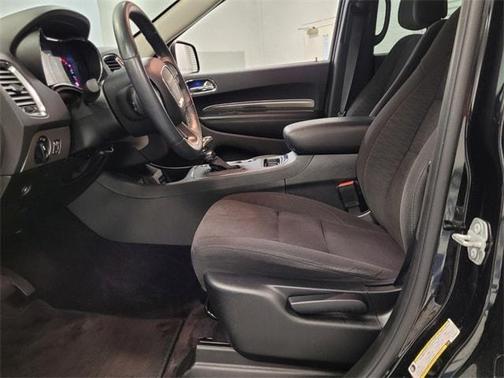 Photo 5 of 30 of 2018 Dodge Durango SXT