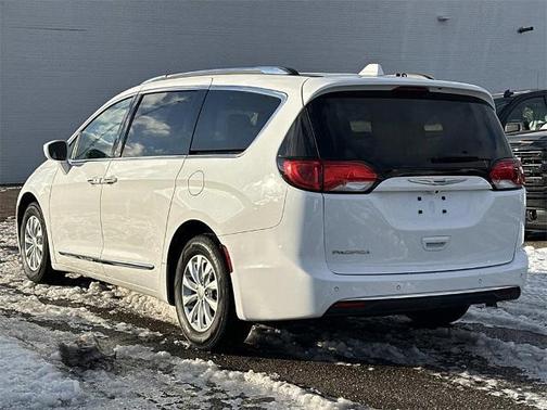 2018 Chrysler Pacifica Touring-L