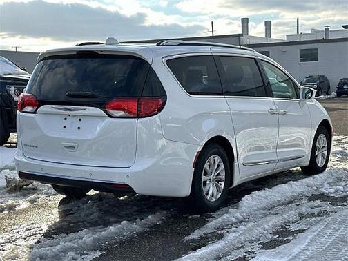 2018 Chrysler Pacifica Touring-L