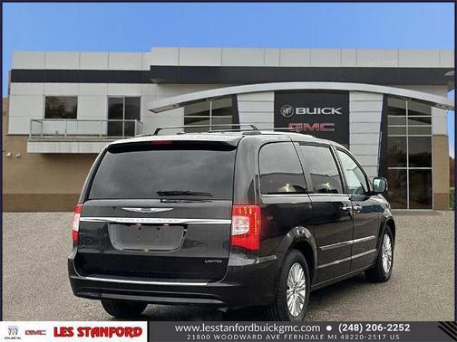 2015 Chrysler Town & Country Limited Platinum