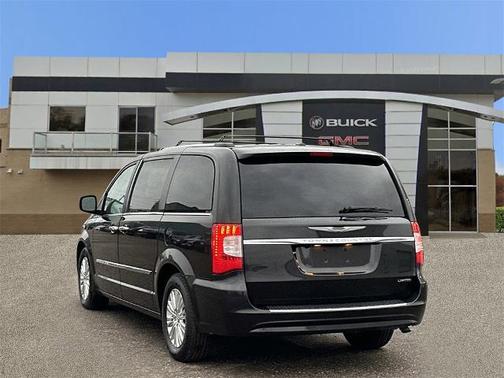 2015 Chrysler Town & Country Limited Platinum