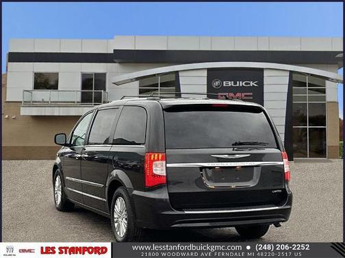 2015 Chrysler Town & Country Limited Platinum