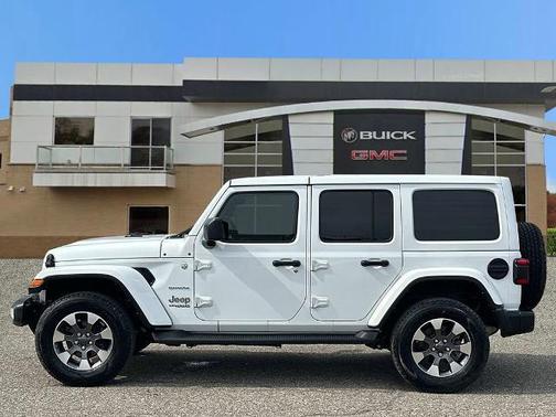 Bright White 2022 Jeep Wrangler Unlimited Sahara