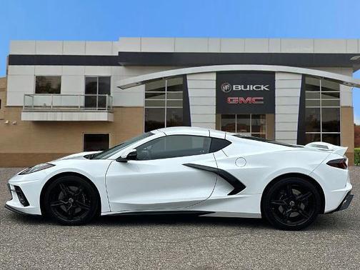 Arctic White 2021 Chevrolet Corvette Stingray w/1LT