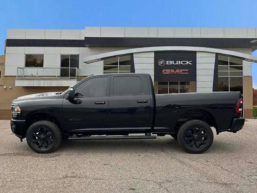 Diamond Black Crystal Pearlcoat 2024 RAM 2500 Laramie Crew Cab 4x4 6'4' Box