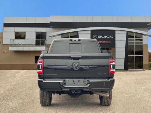 Diamond Black Crystal Pearlcoat 2024 RAM 2500 Laramie Crew Cab 4x4 6'4' Box